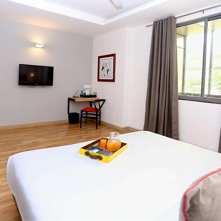 Oyo Townhouse 012 Kaushambi Metro Ghaziabad Hotel Kültér fotó