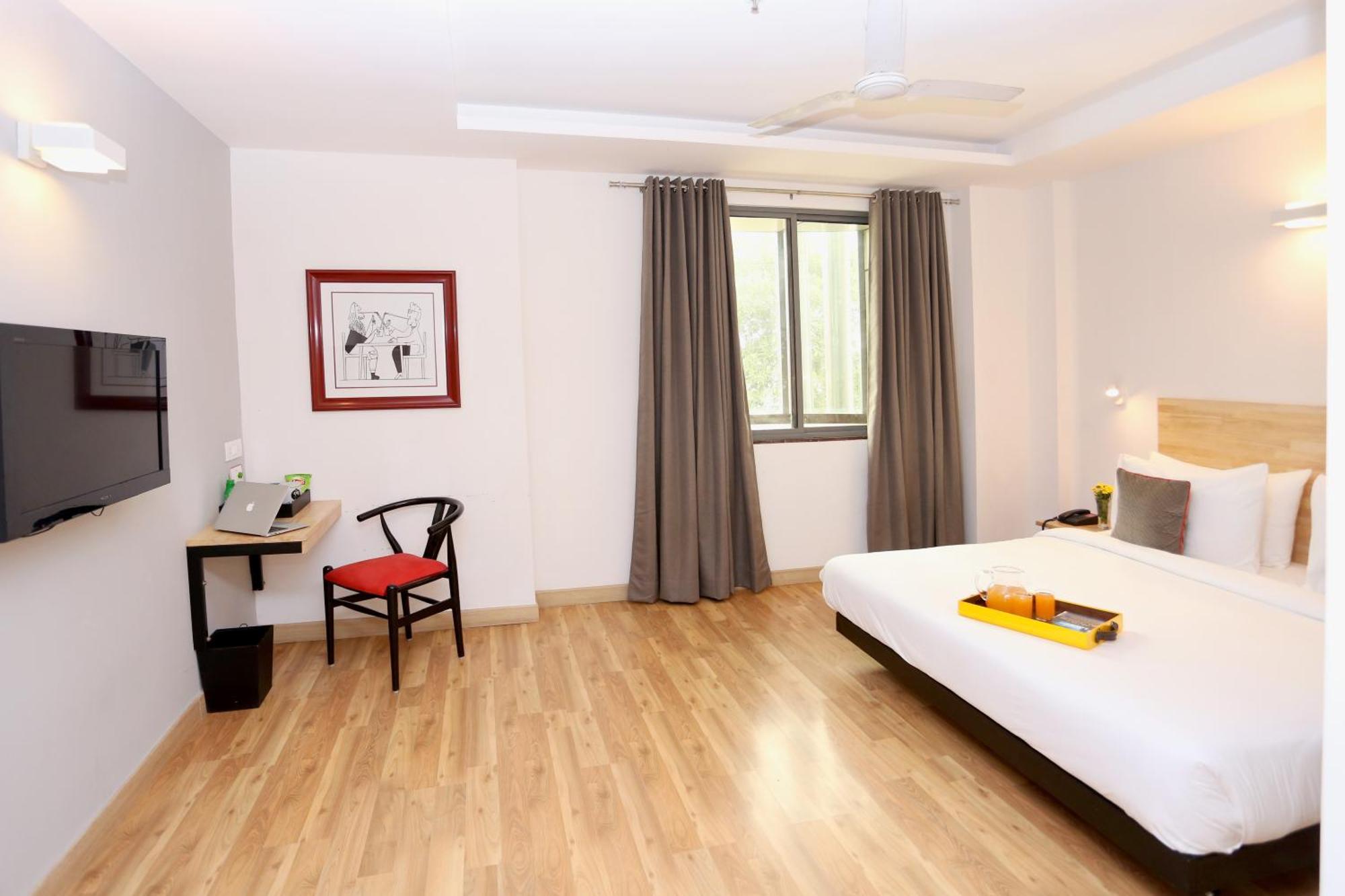Oyo Townhouse 012 Kaushambi Metro Ghaziabad Hotel Kültér fotó