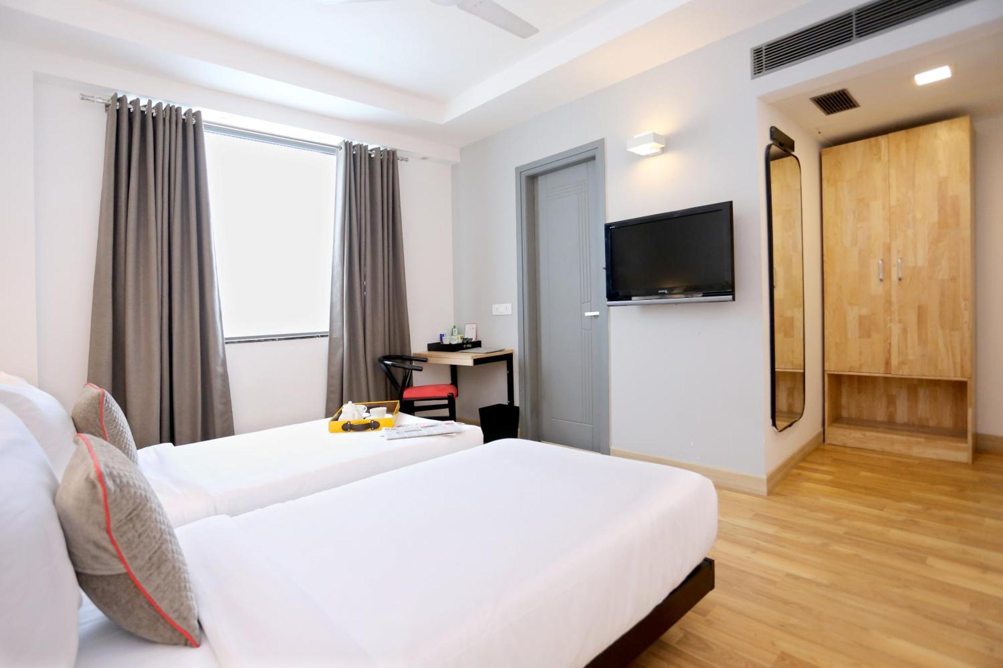 Oyo Townhouse 012 Kaushambi Metro Ghaziabad Hotel Kültér fotó