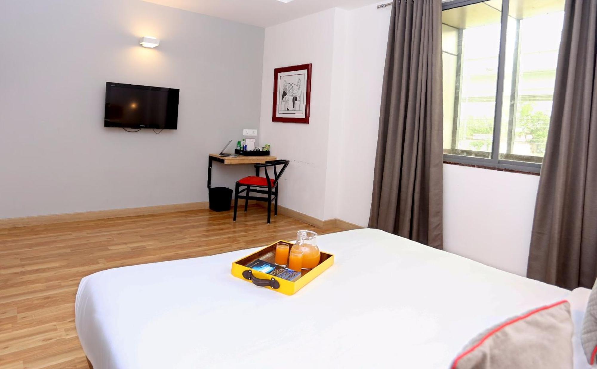 Oyo Townhouse 012 Kaushambi Metro Ghaziabad Hotel Kültér fotó