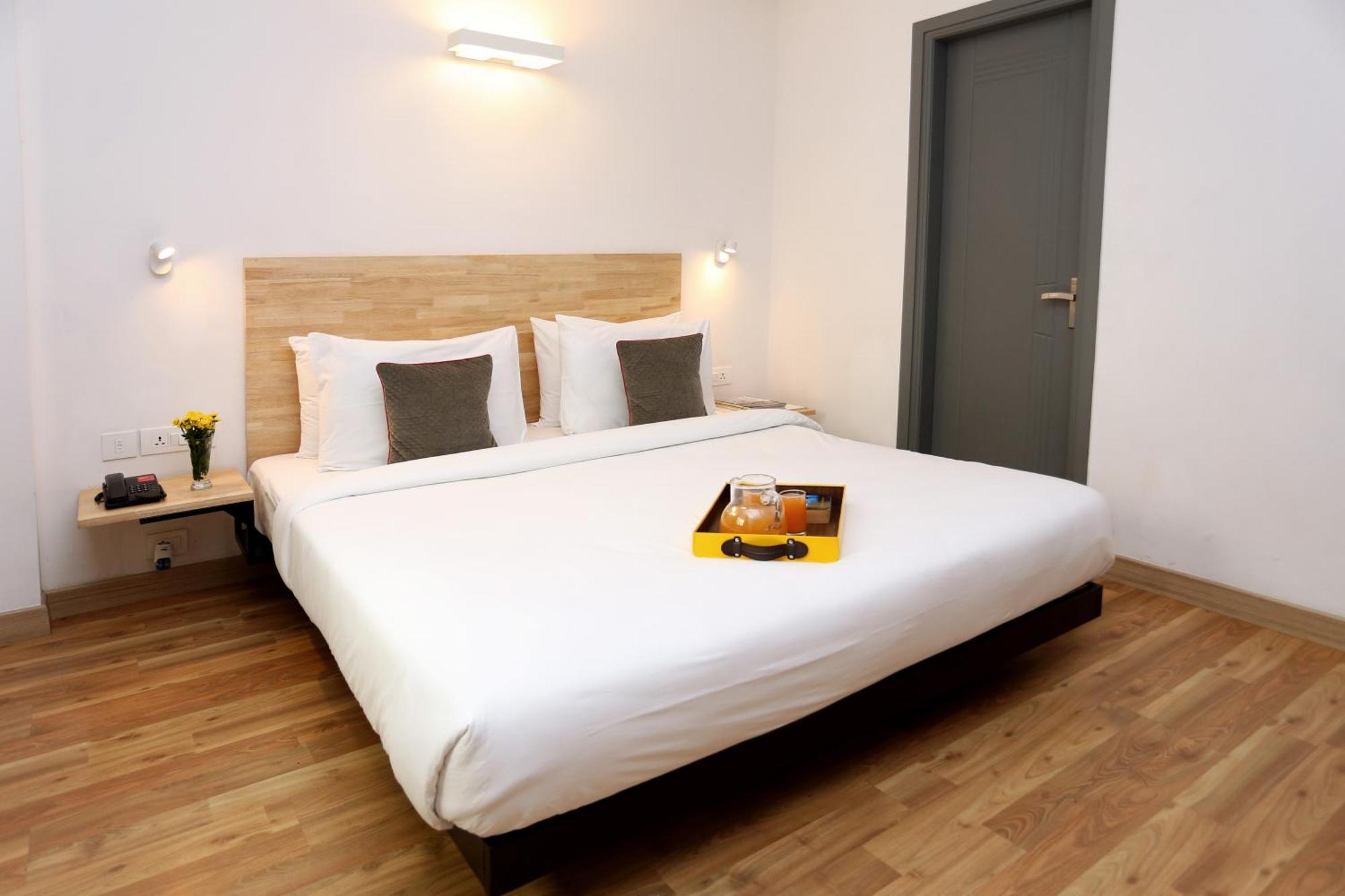Oyo Townhouse 012 Kaushambi Metro Ghaziabad Hotel Kültér fotó