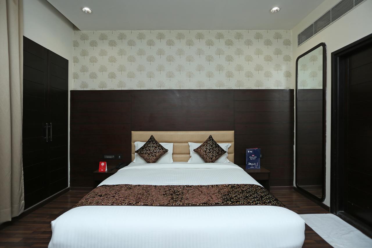 Oyo Townhouse 012 Kaushambi Metro Ghaziabad Hotel Kültér fotó